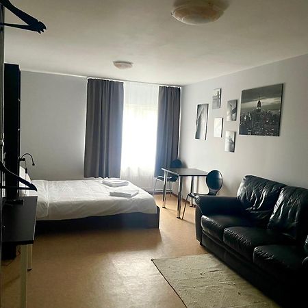 Central Hostel イェルガヴァ エクステリア 写真