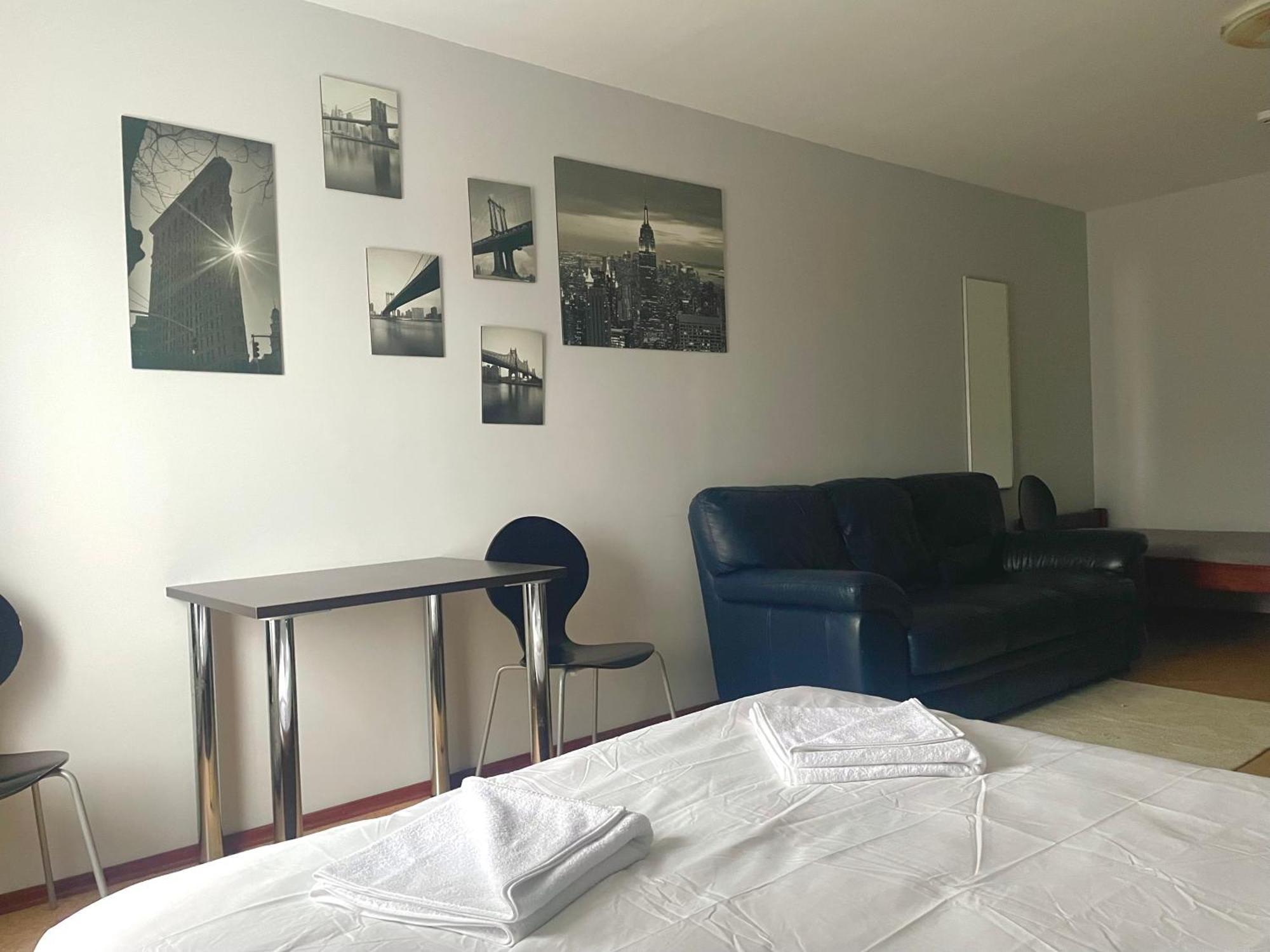 Central Hostel イェルガヴァ エクステリア 写真